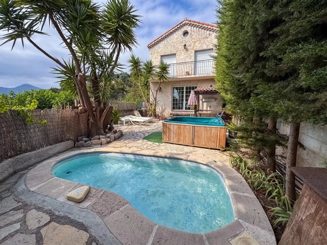 Villa in Nice, Provence-Alpes-Côte d'Azur, France 1 - 17352828