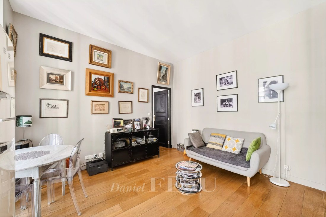Apartment in Sainte Avoie, Paris 3e Arrondissement, Paris 3 - 17348634