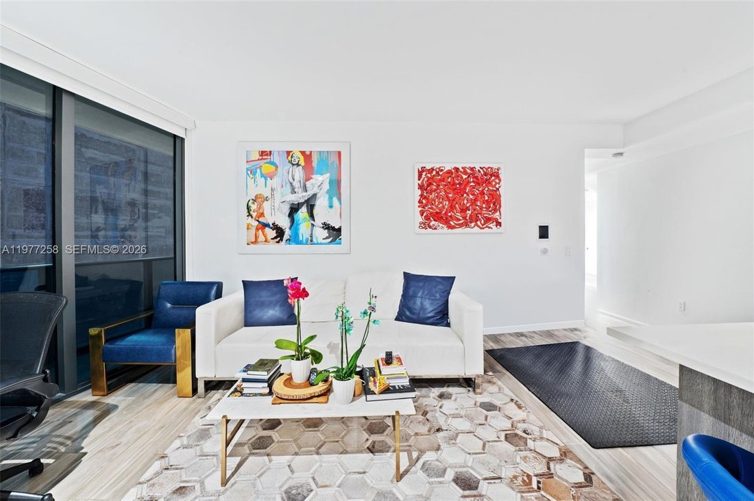 Condo in Miami, Florida, United States 3 - 17350371