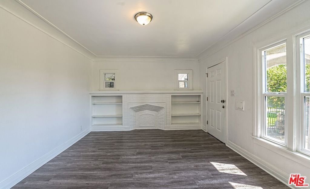 Los Angeles, California, United States 3 - 17350091