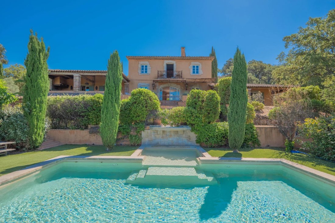 Villa in Le Plan-de-la-Tour, Provence-Alpes-Côte d'Azur, France 1 - 17347082