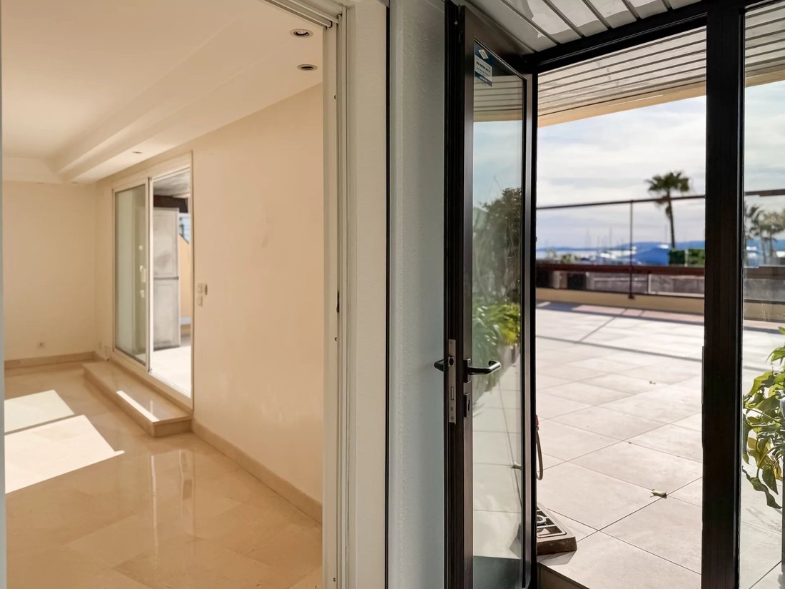 Apartment in Saint-Laurent-du-Var, Provence-Alpes-Côte d'Azur, France 4 - 17352817