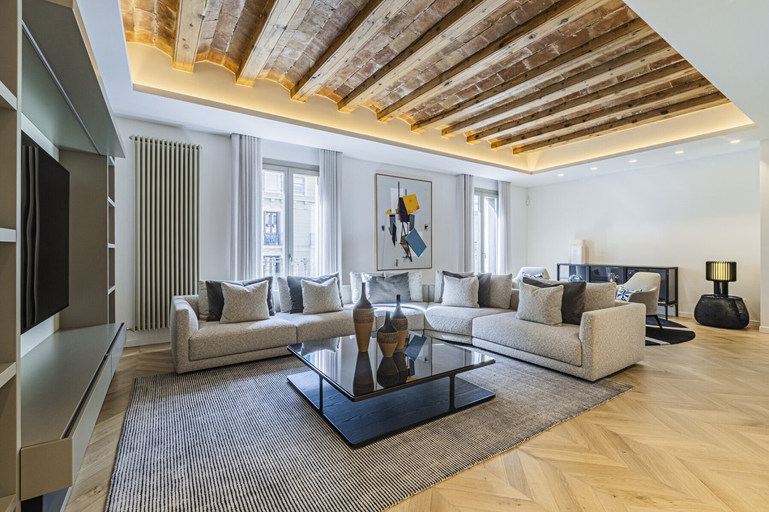 Apartment in Eixample, Barcelona, Spain 1 - 17355227