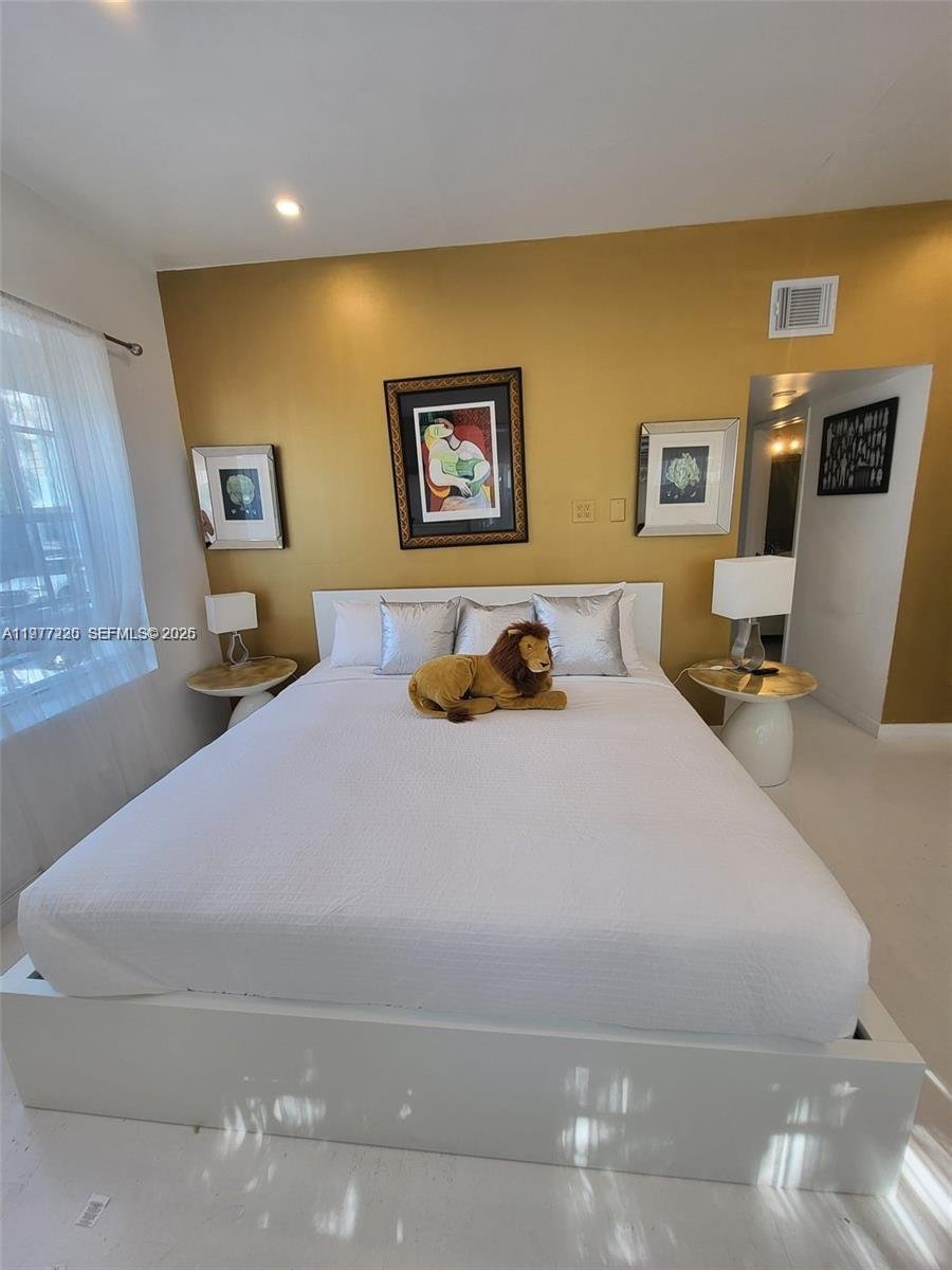 Co Op in Miami Beach, Florida, United States 4 - 17350265