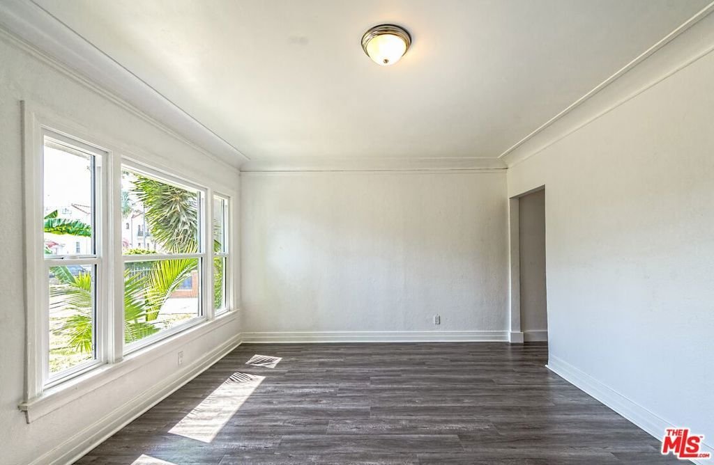 Los Angeles, California, United States 2 - 17350091