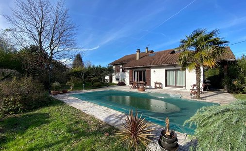 House in Le Bourg-La Jacquinière-Malossane-Saint Nizier, Voreppe, France 1
