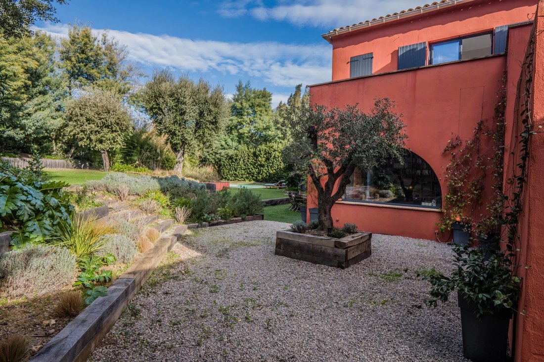 Villa in Grimaud, Provence-Alpes-Côte d'Azur, France 1 - 17347020