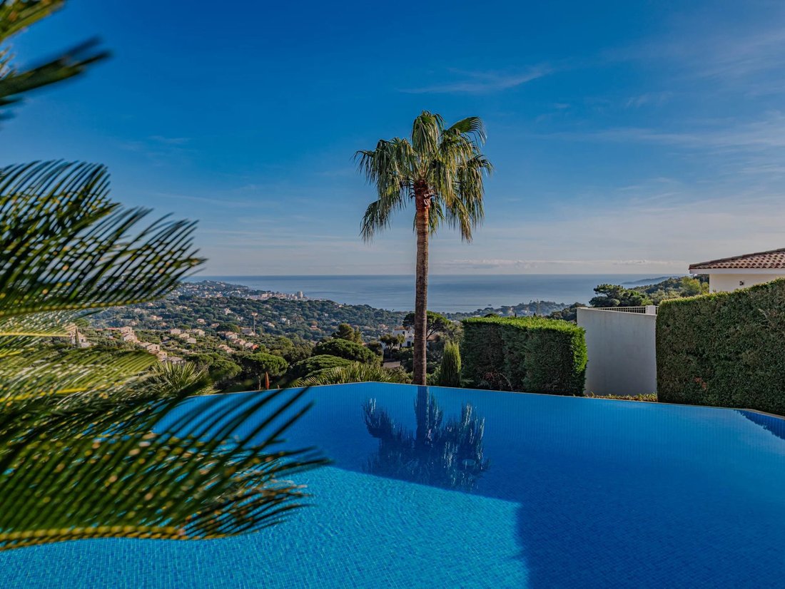 Villa in Grimaud, Provence-Alpes-Côte d'Azur, France 2 - 17347091