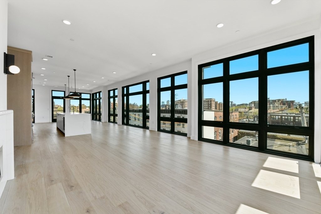 Condo in Brookline, Massachusetts, United States 4 - 17346687