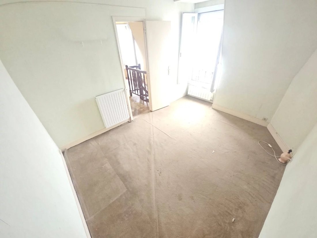 Apartment in Arrondissement of Bobigny, Ile-de-France, France 5 - 17339948