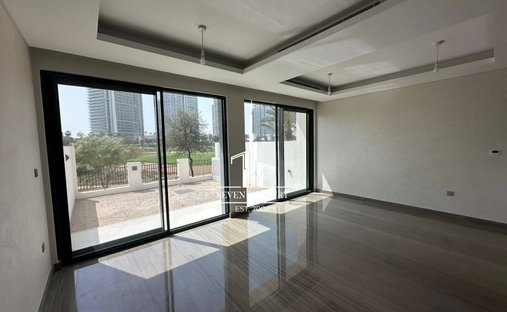 Villa in Damac Hills, Dubai, United Arab Emirates 1