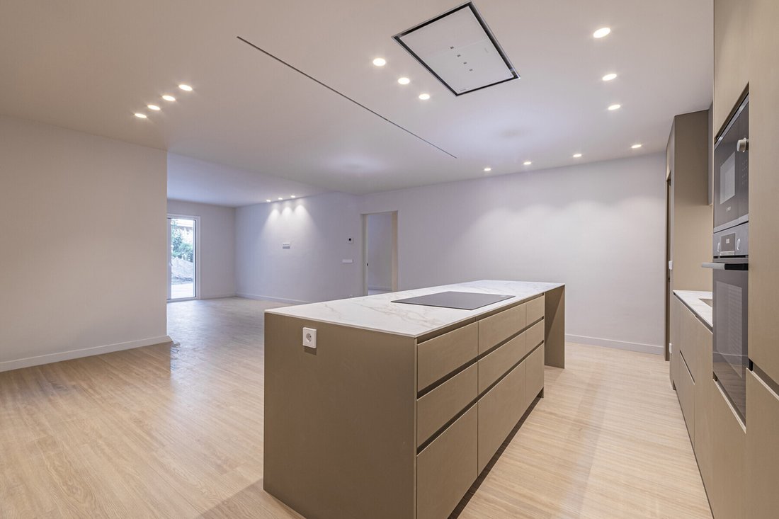 Apartment in Ciutat Vella, Barcelona, Spain 3 - 17355218