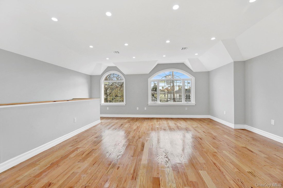 House in New York, New York, United States 5 - 17353838