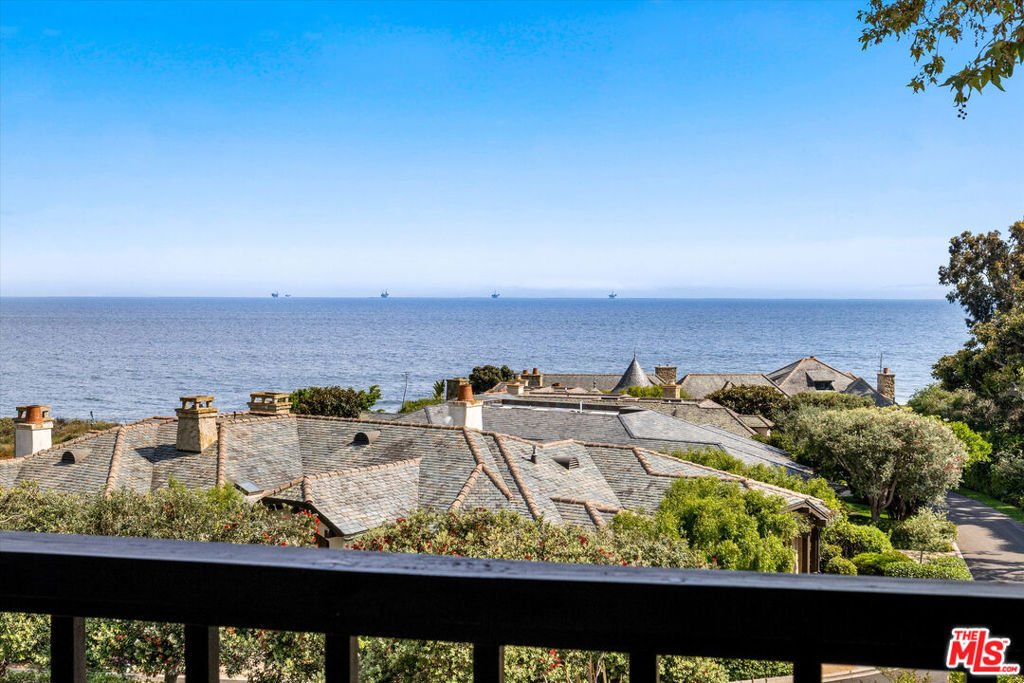 Condo in Montecito, California, United States 1 - 17350039