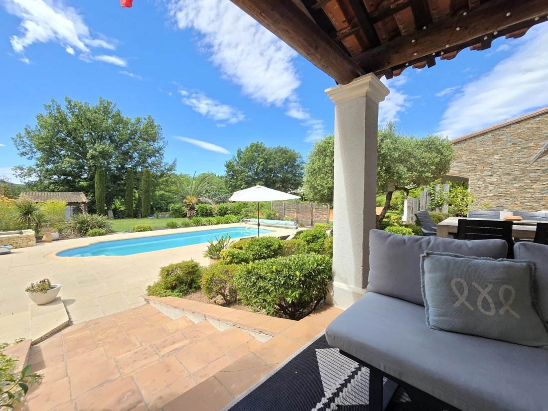 Villa en Bagnols-en-Forêt, Provenza-Alpes-Costa Azul, Francia 2 - 17353857