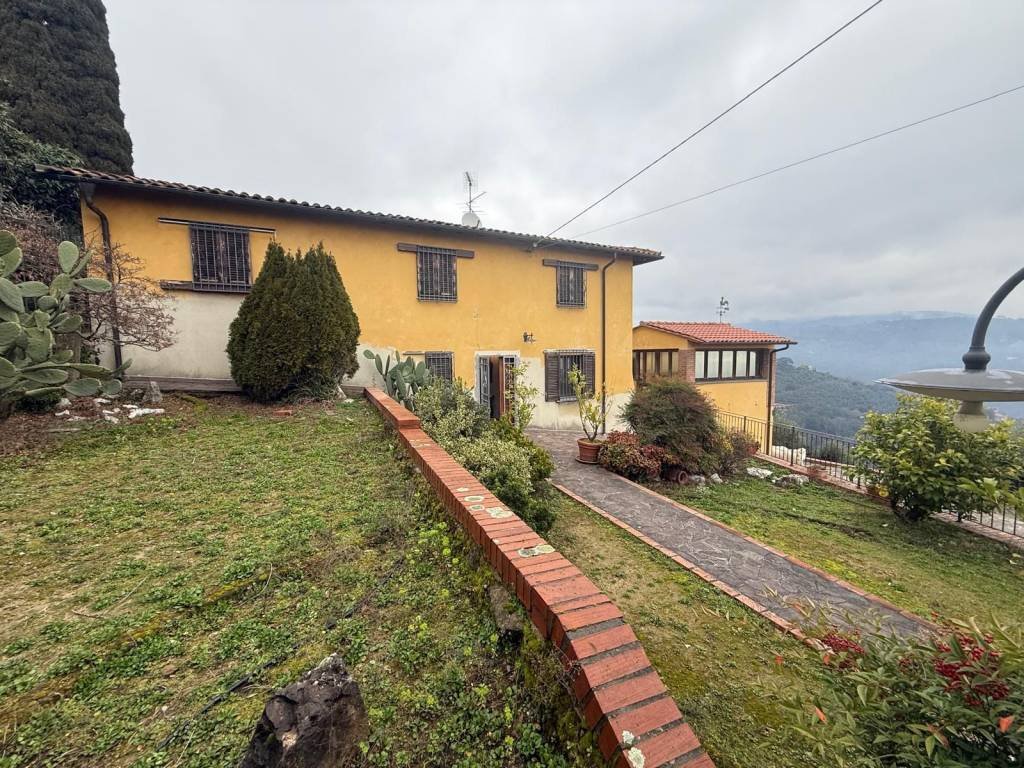 Villa in Center, Pescia, Tuscany 1 - 17354047
