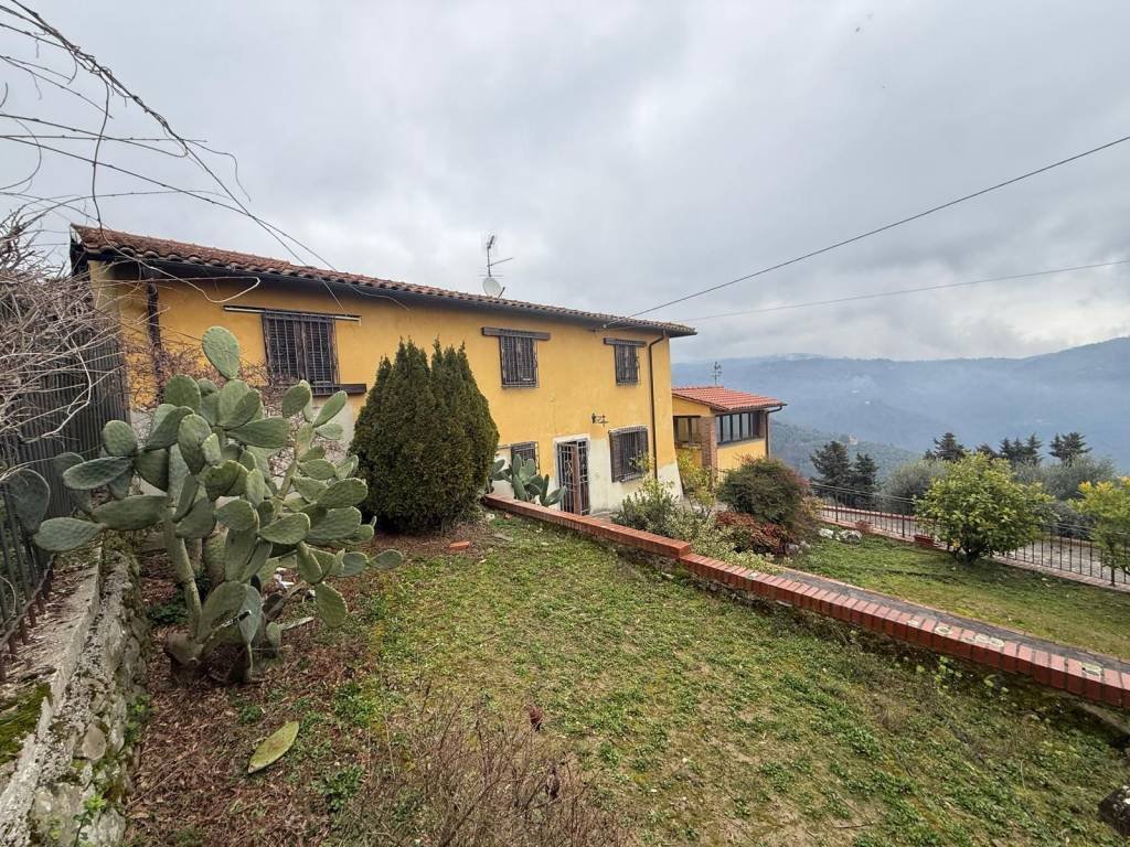 Villa in Center, Pescia, Tuscany 4 - 17354047
