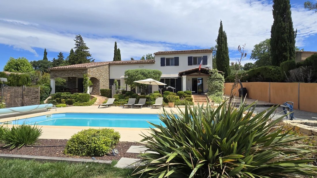 Villa en Bagnols-en-Forêt, Provenza-Alpes-Costa Azul, Francia 1 - 17353857