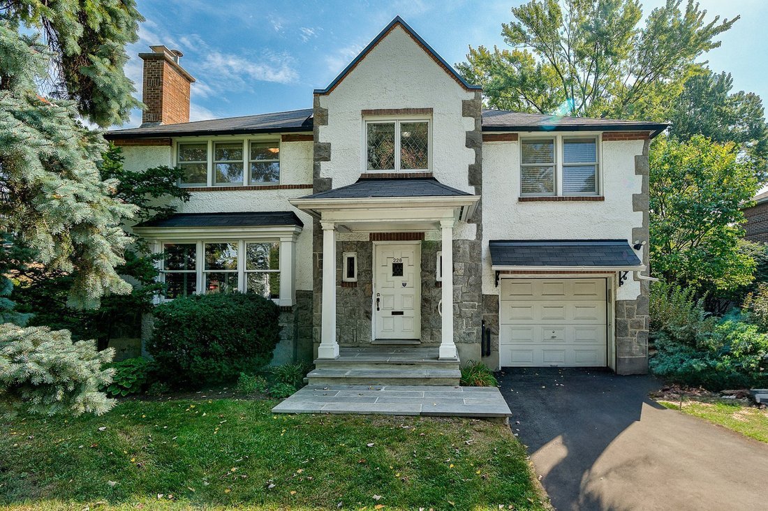 House in Mount Royal, Quebec, Canada 1 - 17353114