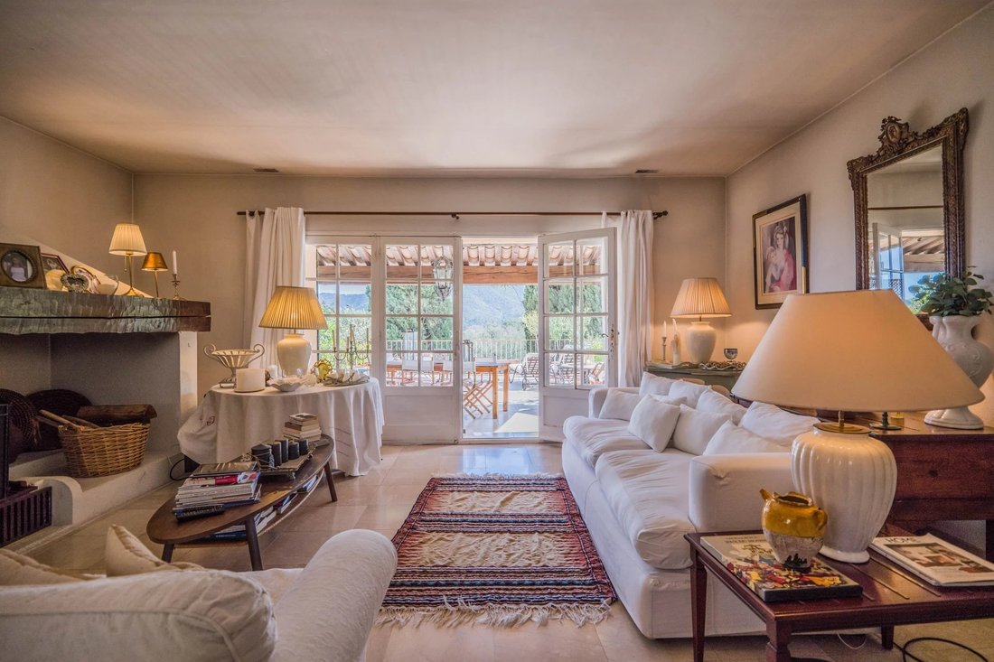 Villa in La Môle, Provence-Alpes-Côte d'Azur, France 3 - 17346953