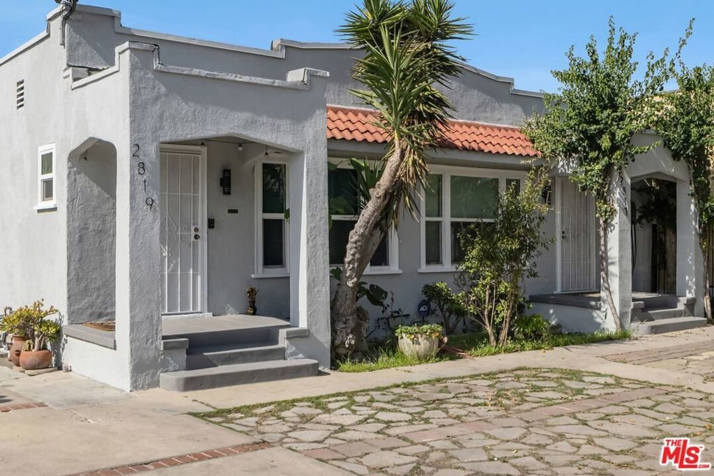 Los Angeles, California, United States 1 - 17350091