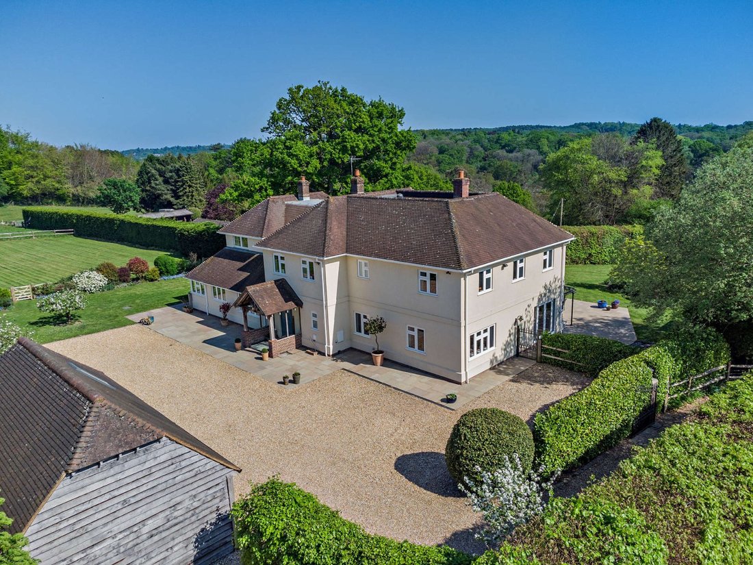 House in Liphook (Bramshott and Liphook), Liphook, England 1 - 17348373