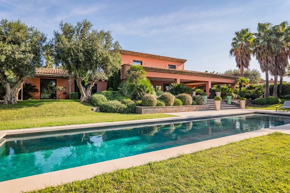 Villa in Grimaud, Provence-Alpes-Côte d'Azur, France 1 - 17347076