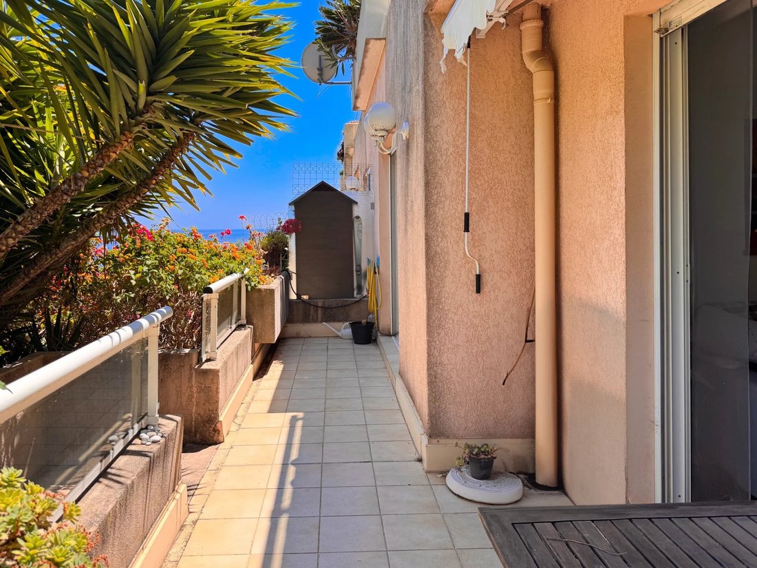 Villa in Èze, Provence-Alpes-Côte d'Azur, France 3 - 17352670