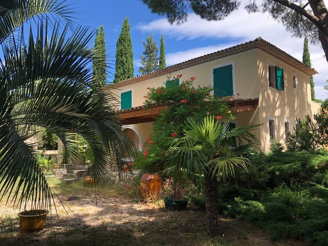 Villa in Bagnols-en-Forêt, Provence-Alpes-Côte d'Azur, France 3 - 17353875