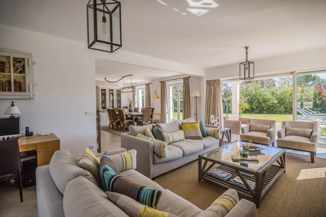 Villa in Grimaud, Provence-Alpes-Côte d'Azur, France 4 - 17347051