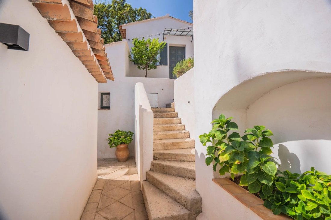 Villa in La Garde-Freinet, Provence-Alpes-Côte d'Azur, France 3 - 17347002