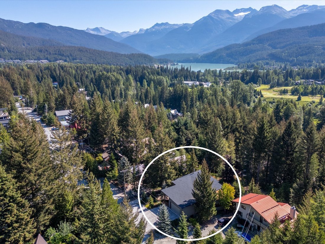 House in Whistler, British Columbia, Canada 2 - 17353565