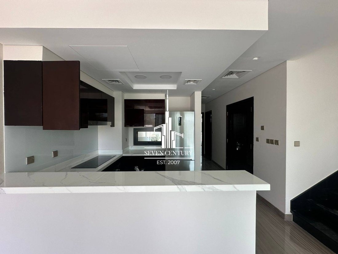 Villa in Damac Hills, Dubai, United Arab Emirates 5 - 17348574