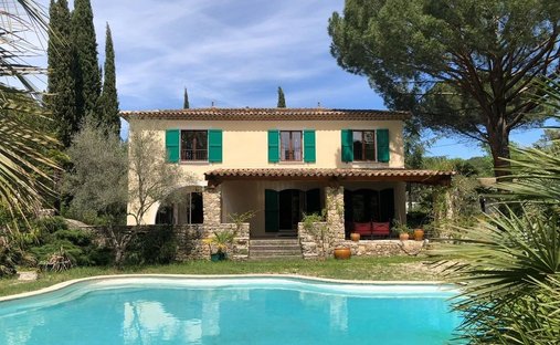 Villa in Bagnols-en-Forêt, Provence-Alpes-Côte d'Azur, France 1