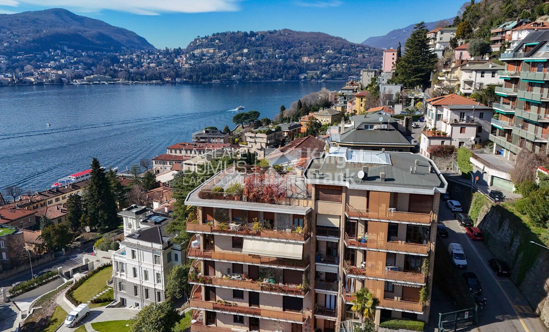 Apartment in Eastern Lake Center, Como, Lombardy 1 - 17337507