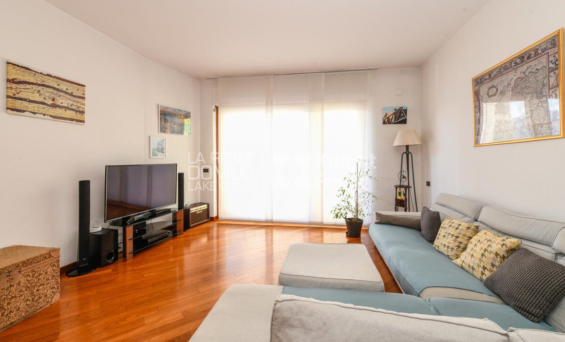 Apartment in Eastern Lake Center, Como, Lombardy 5 - 17337507