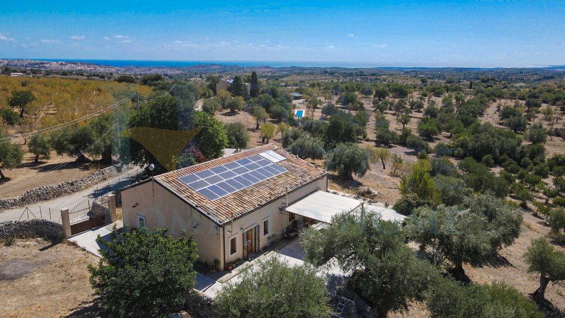 Villa in Center, Noto, Sicily 1 - 17356001