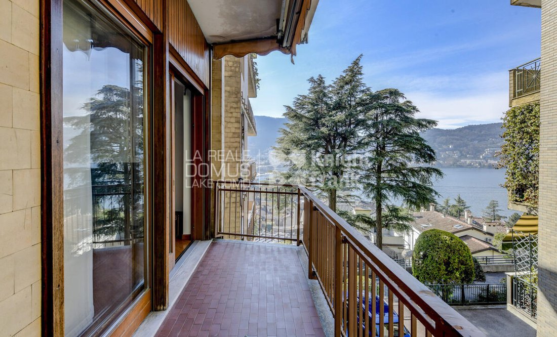 Apartment in Eastern Lake Center, Como, Lombardy 2 - 17337507