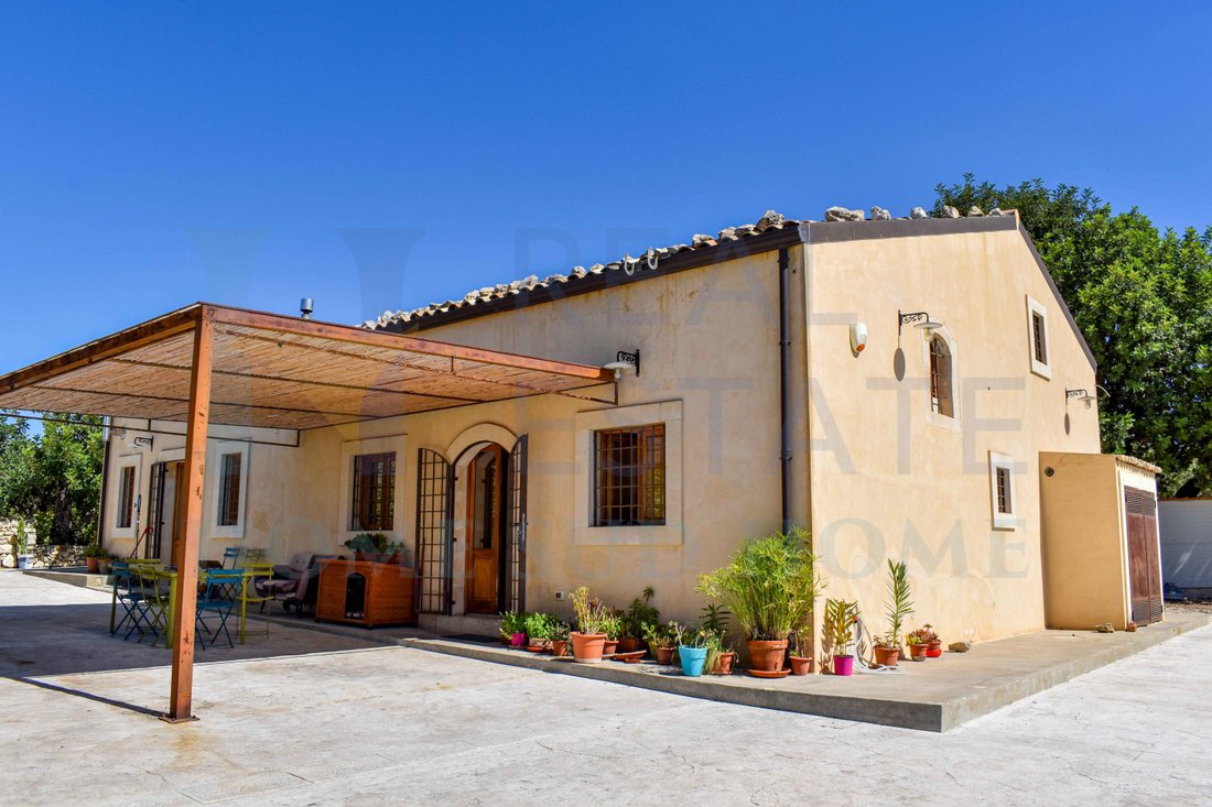Villa in Center, Noto, Sicily 2 - 17356001