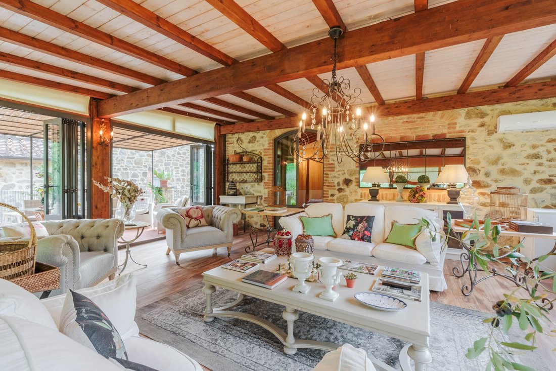 Villa in Lamporecchio, Tuscany, Italy 2 - 17355998