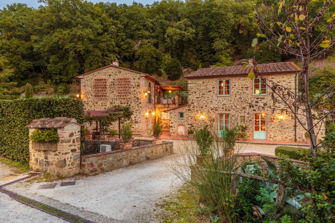 Villa in Lamporecchio, Tuscany, Italy 1 - 17355998