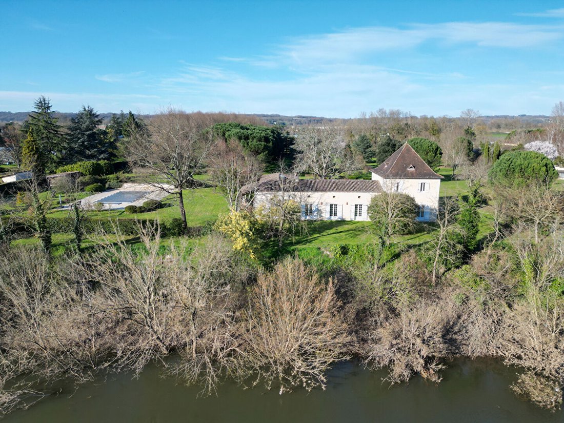 Villa in Saint-Antoine-de-Breuilh, Nouvelle-Aquitaine, France 1 - 17357380