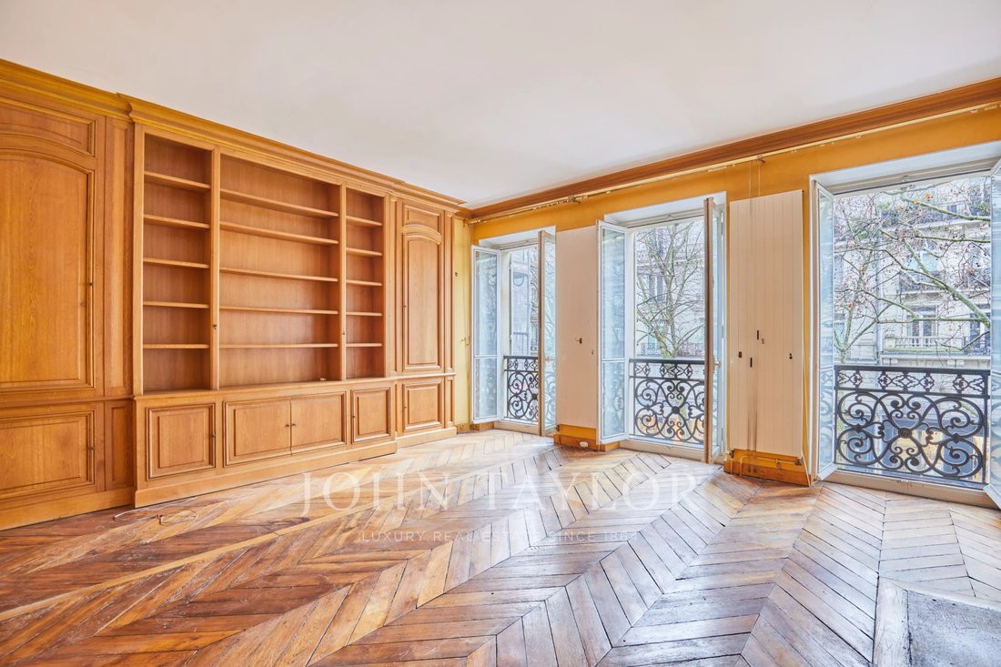 Apartment in Saint Thomas d'Aquin, Paris 7e Arrondissement, Paris 1 - 17361754