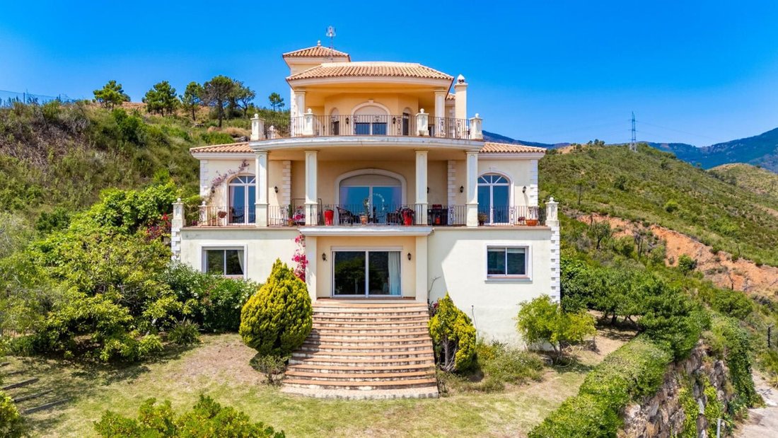 Villa in Estepona, Andalusia, Spain 3 - 17369734