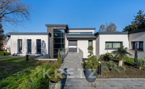 House in Res de la Poste-Res du Bois, Verrières-le-Buisson, France 1