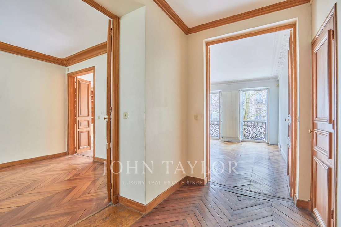 Apartment in Saint Thomas d'Aquin, Paris 7e Arrondissement, Paris 5 - 17361754