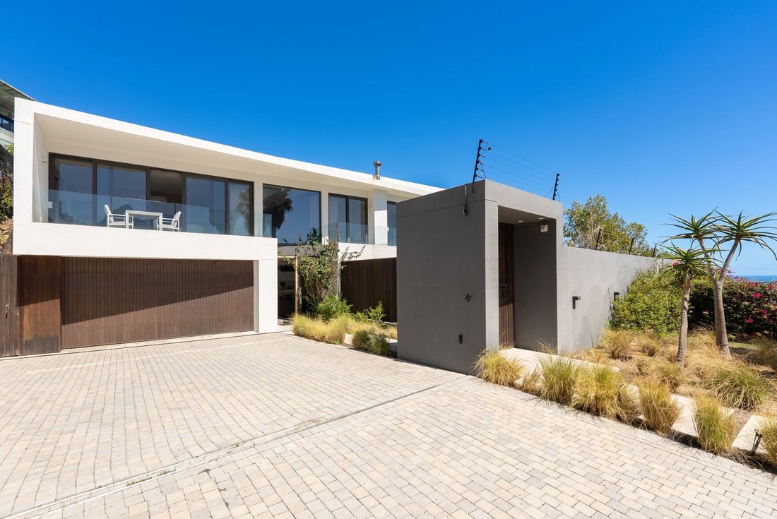 House in Camps Bay, Cape Town, South Africa 4 - 17359786