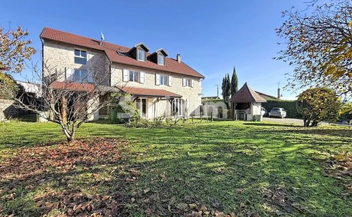House in Saint-Jean-de-Gonville, Auvergne-Rhône-Alpes, France 1