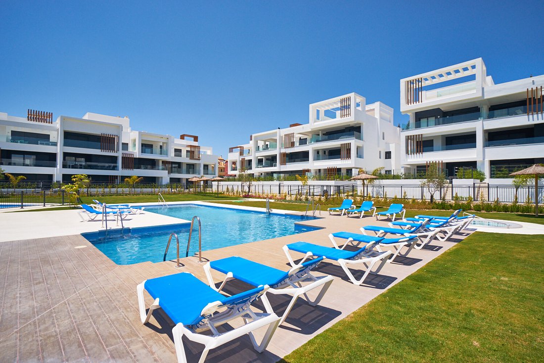 Apartment in Cancelada, Estepona, Andalusia 4 - 17371874