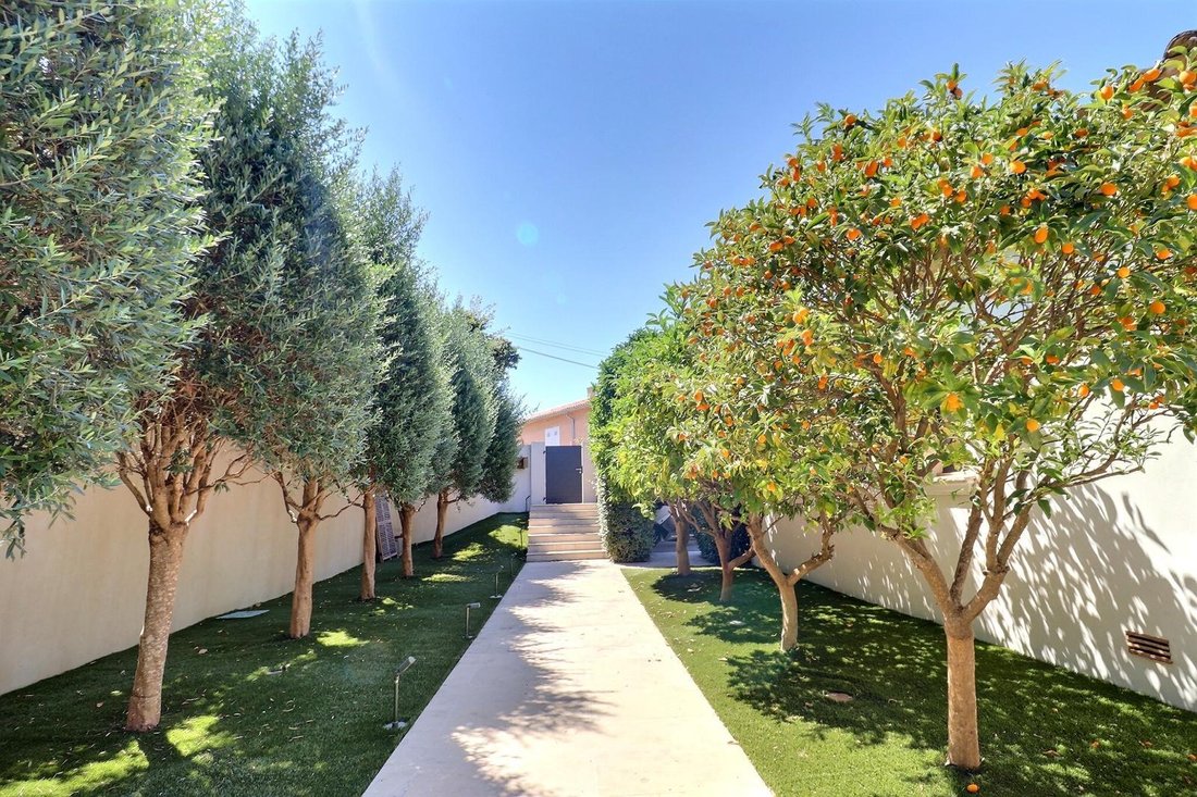 Villa in Zone Ouest Urbaine, Saint-Tropez, France 3 - 17358202